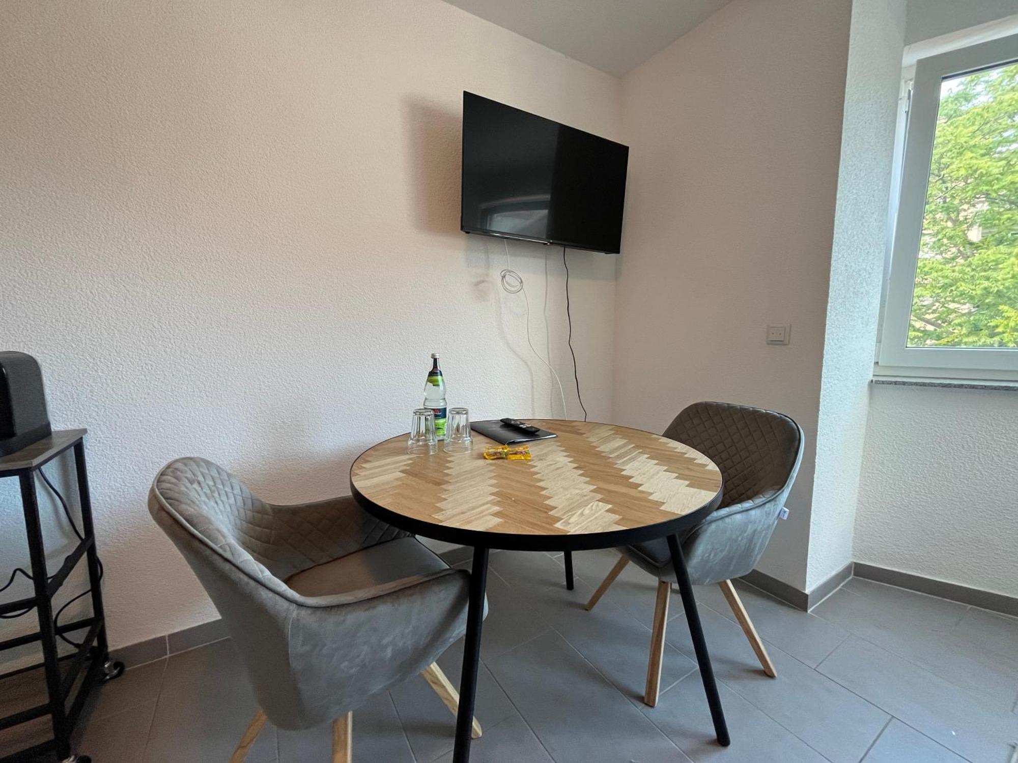 קרלסרוהה Simplex Apartments Am Europaplatz חדר תמונה